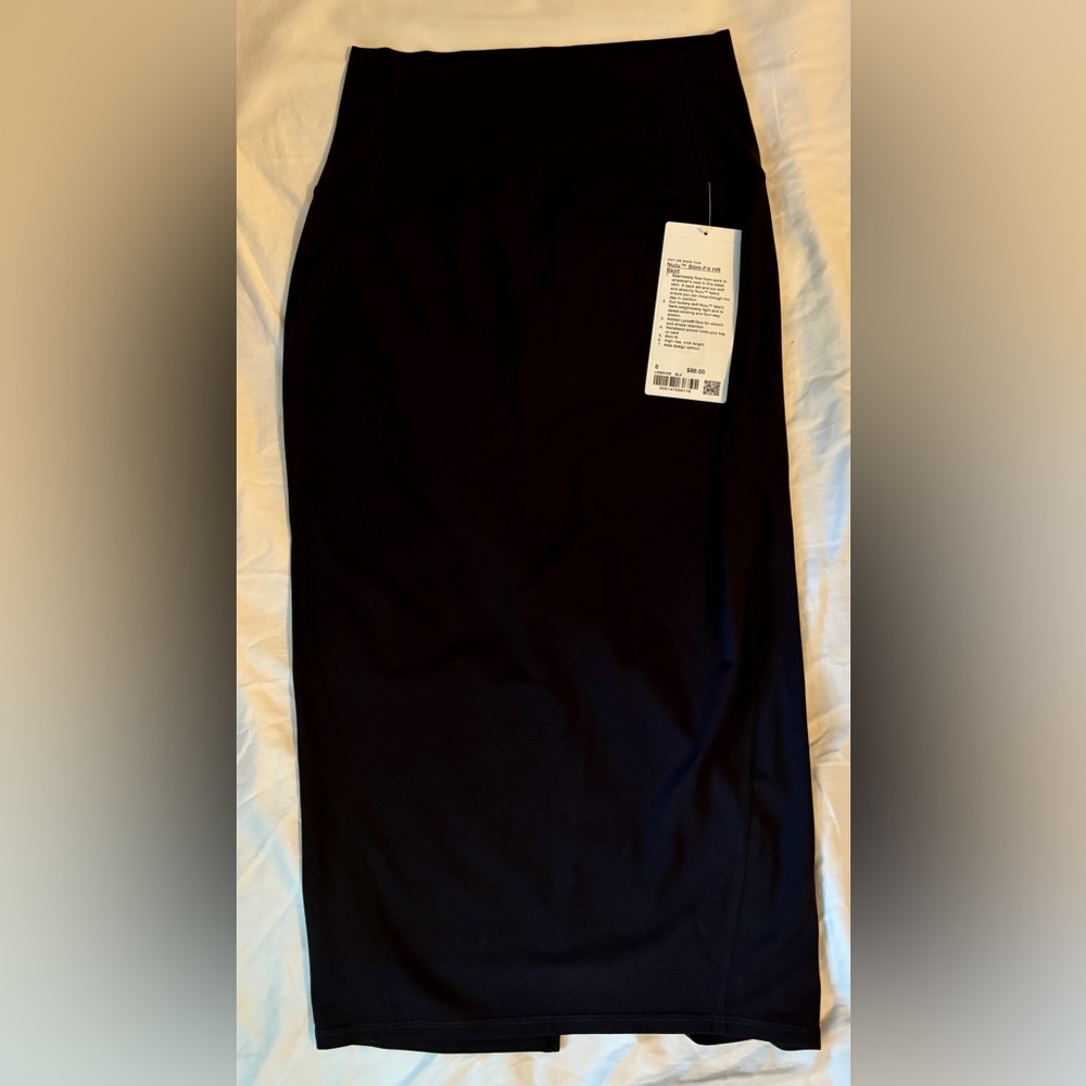 Lululemon high rise skirt, size 6